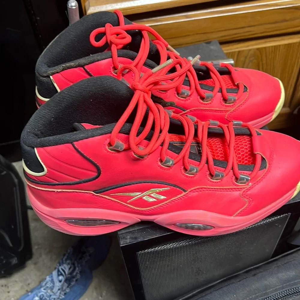 Shoes - Picture 1 of 3